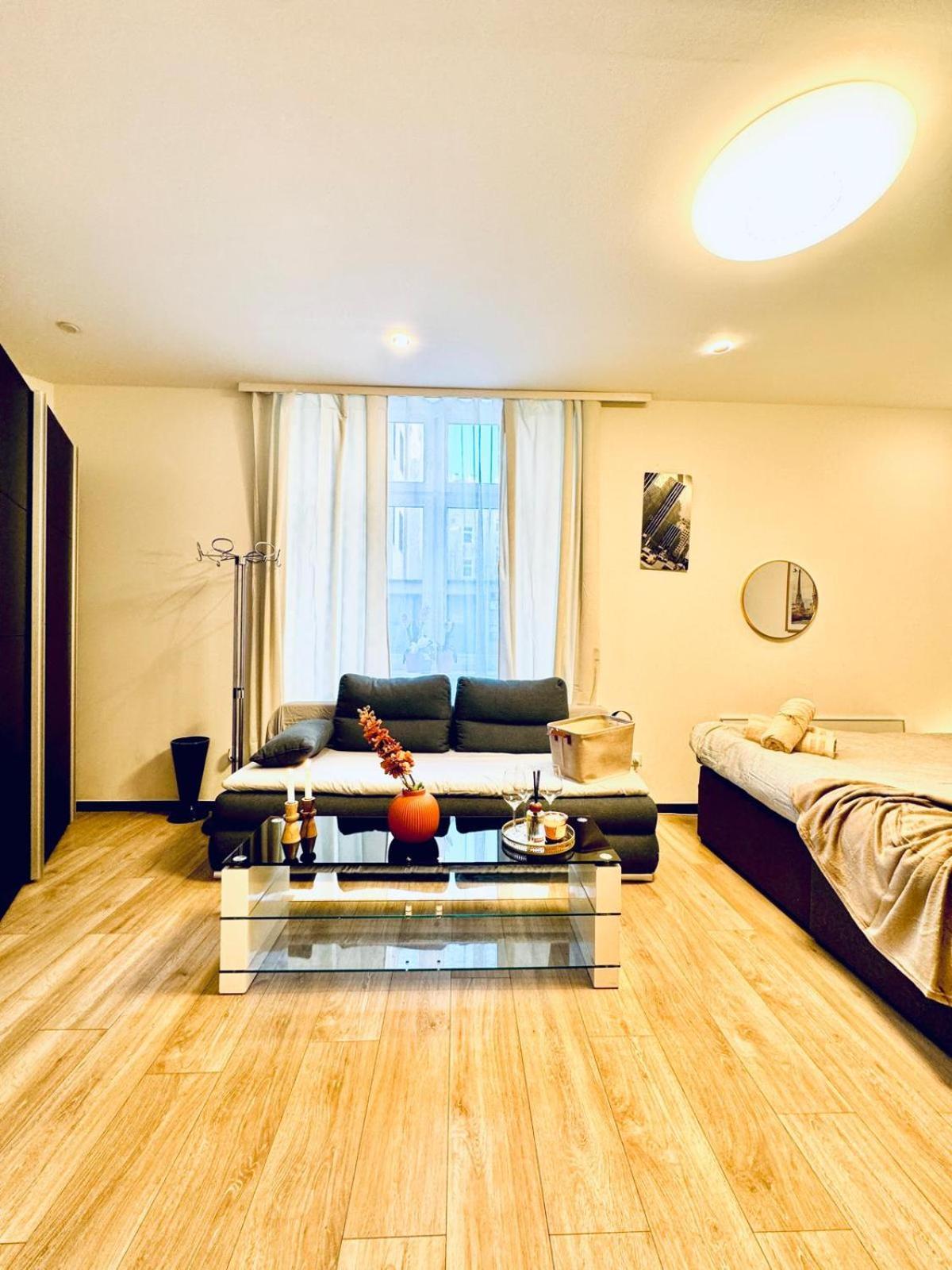 King - 10 Mins Walk From Downtown *