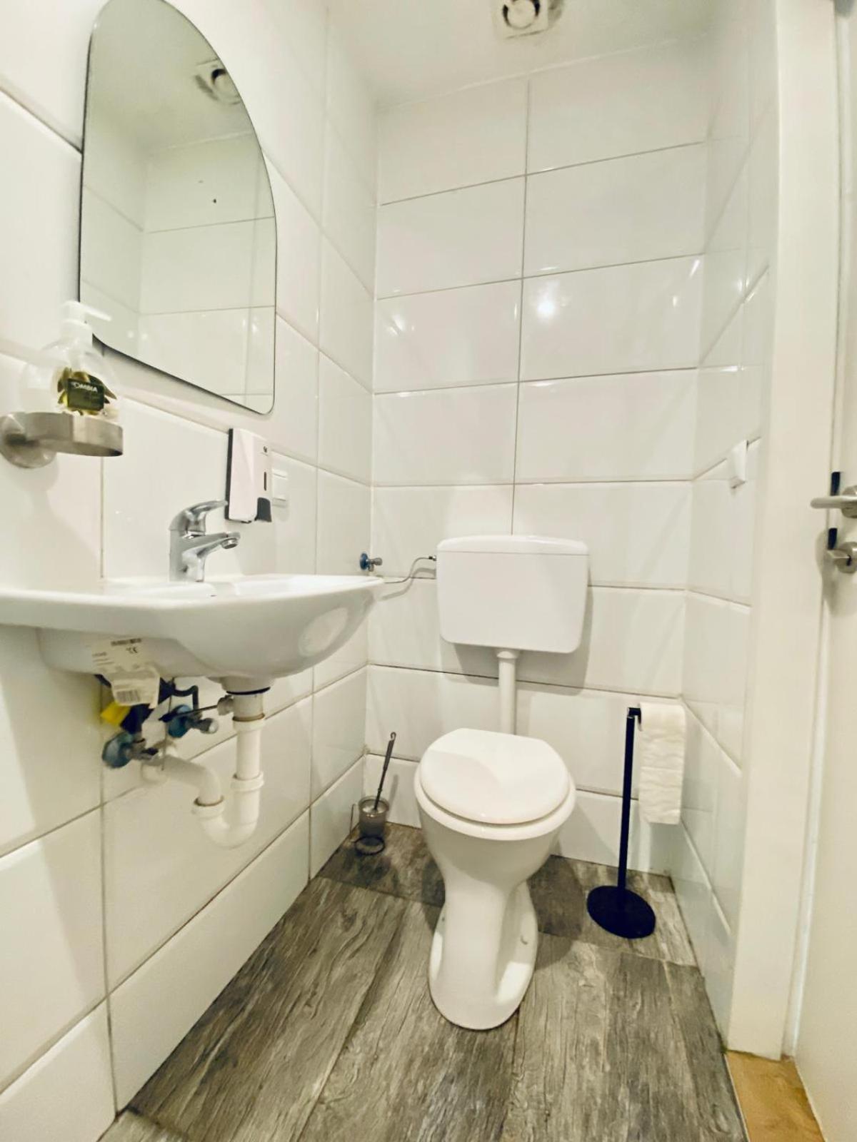 King - 10 Mins Walk From Downtown