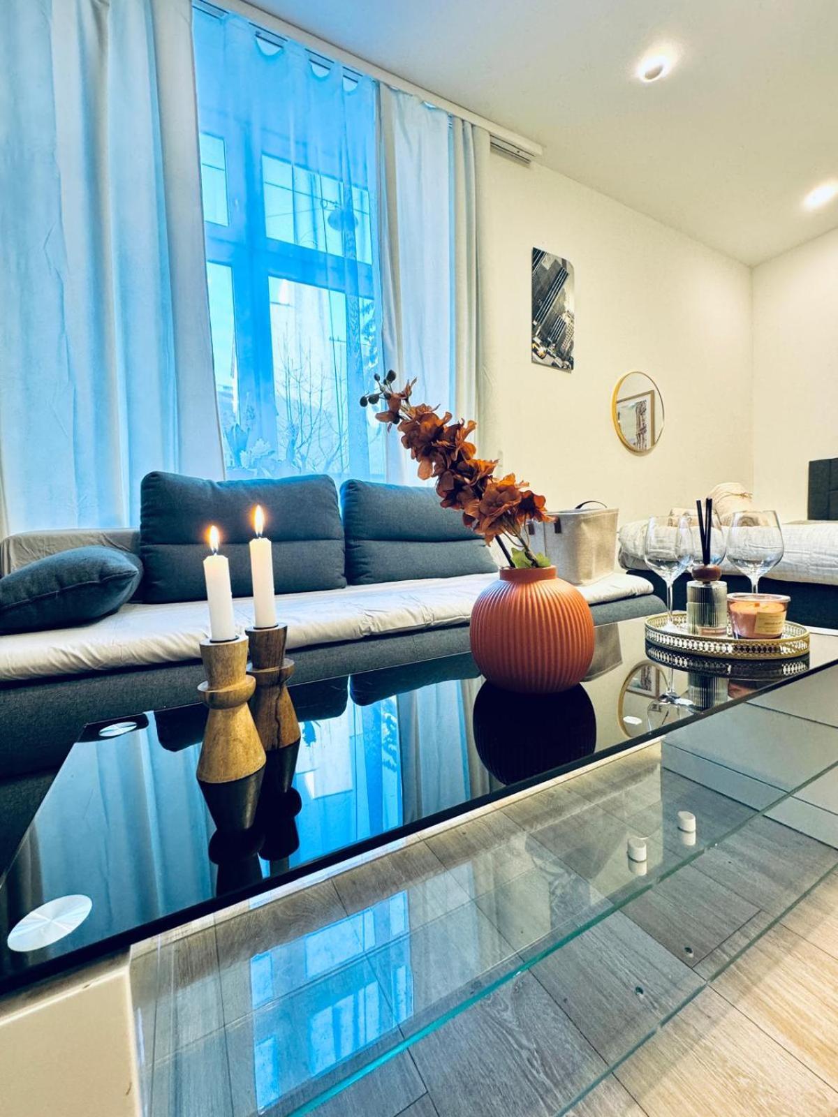 King - 10 Mins Walk From Downtown Apartament