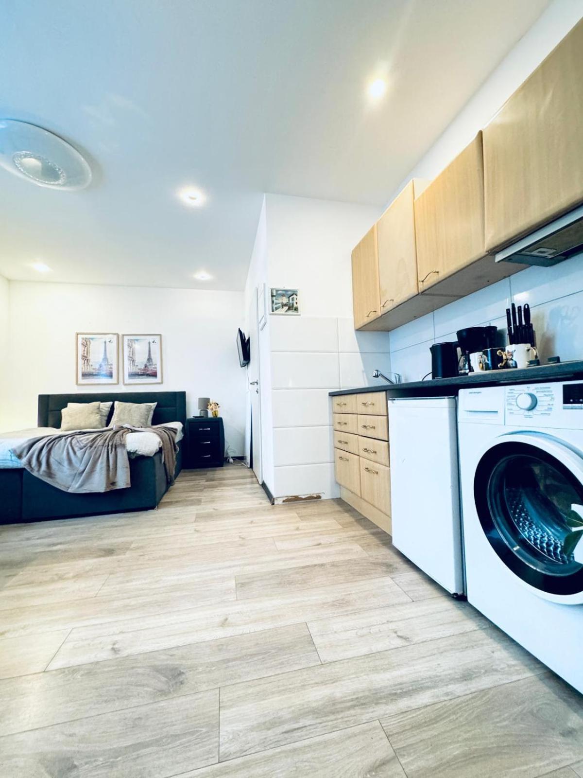 King - 10 Mins Walk From Downtown * Vienna