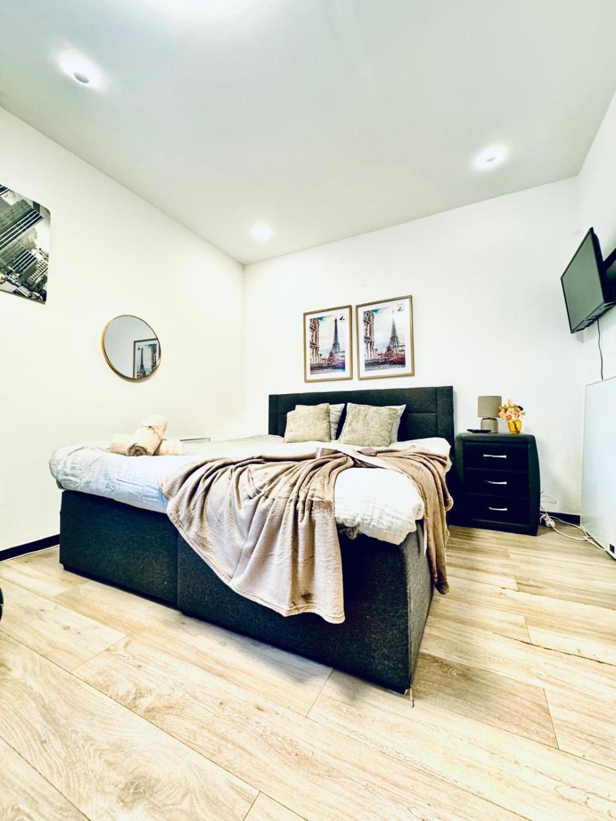 Apartament King - 10 Mins Walk From Downtown Wiedeń