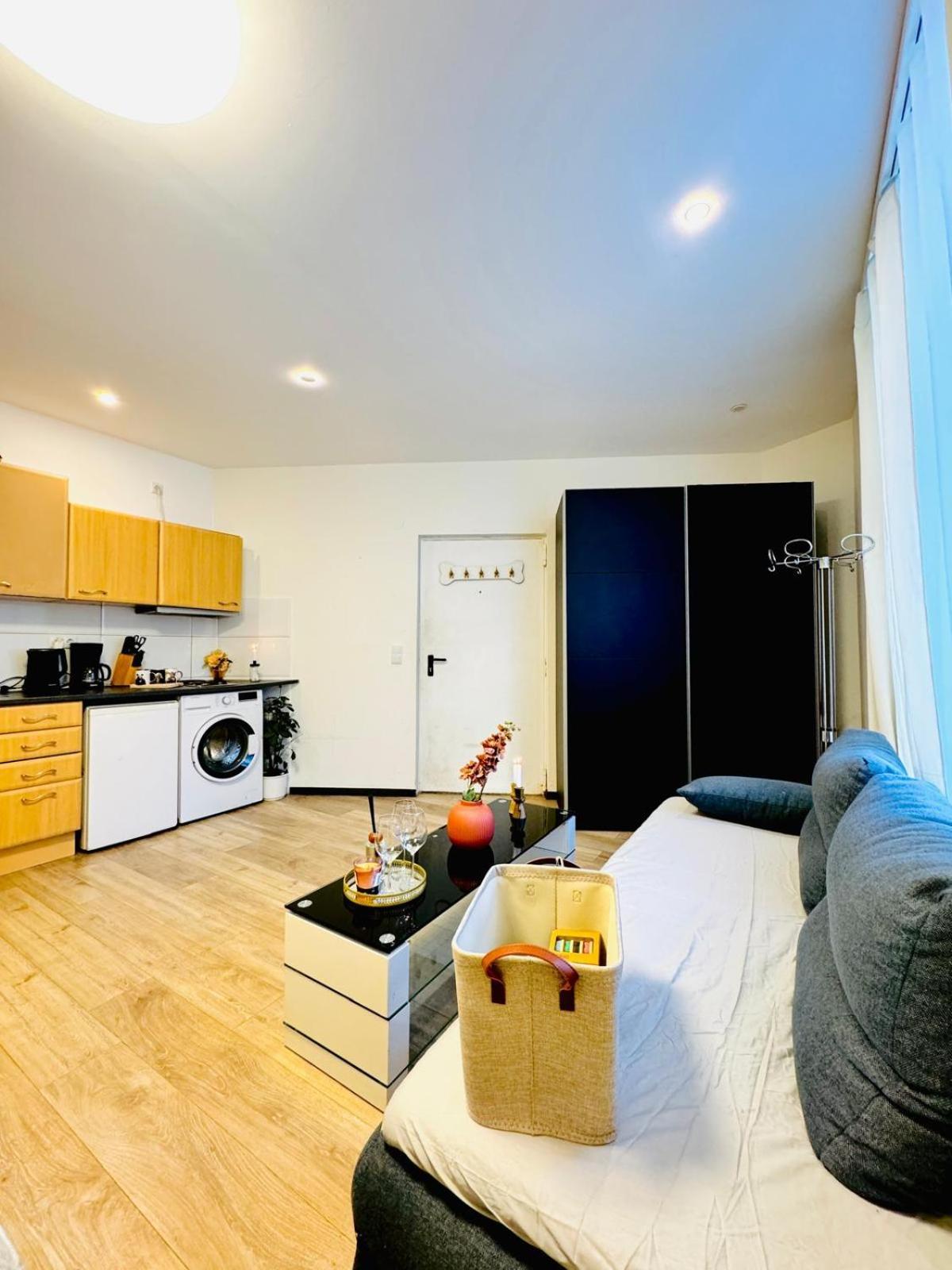 King - 10 Mins Walk From Downtown * Vienna