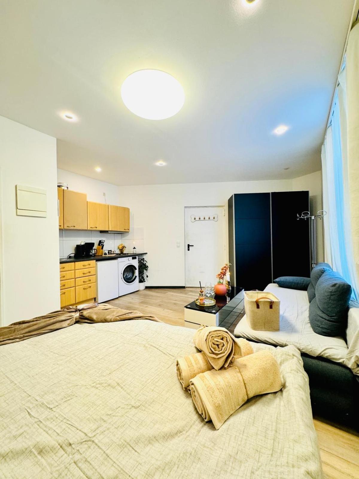 Apartment King - 10 Mins Walk From Downtown Vienna